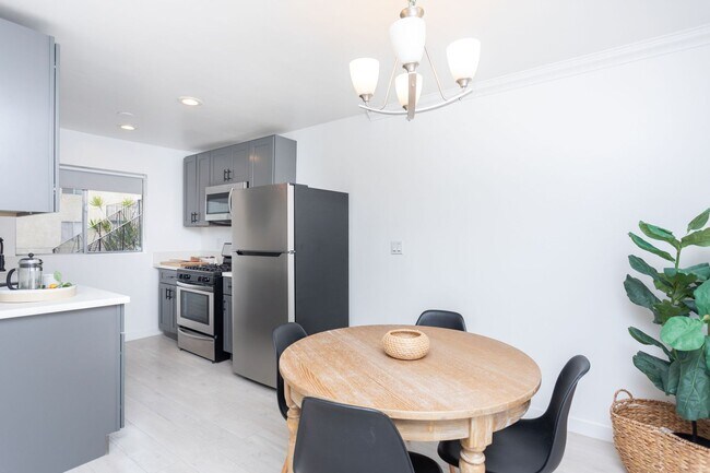 Photo - Beautiful Highland Park Apartment! Unidad 14
