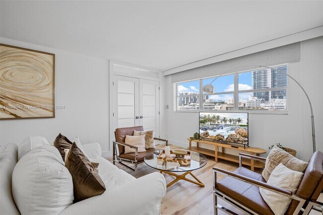 Photo - 1881 Washington Ave Unit # 6D