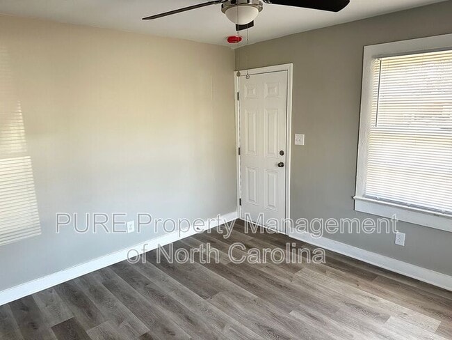 Photo - 920 Holt St