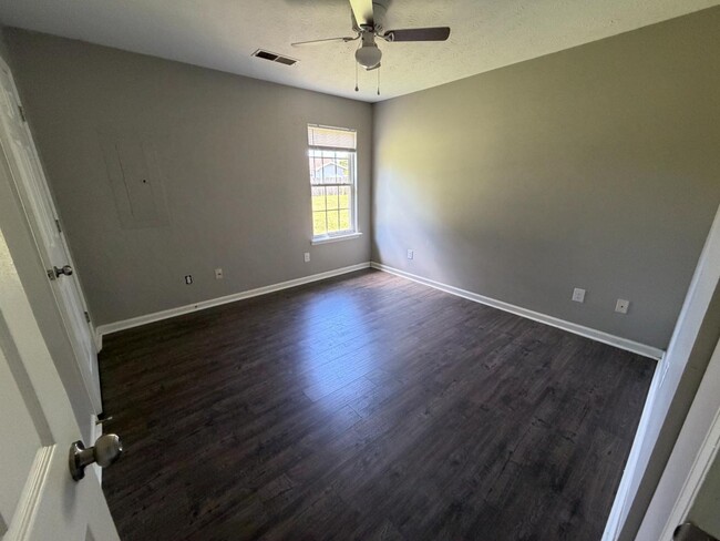 Photo - 416 Poplar St