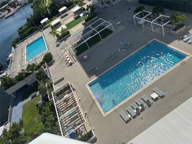 Building Photo - 18071 Biscayne Blvd Unit 302