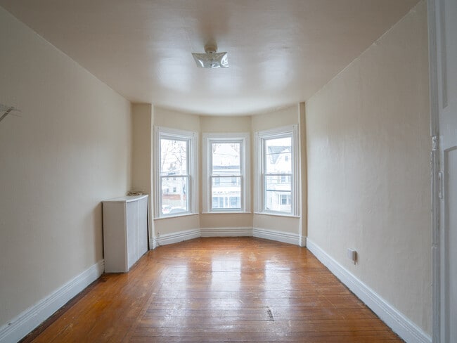 Photo - 431 Morris St