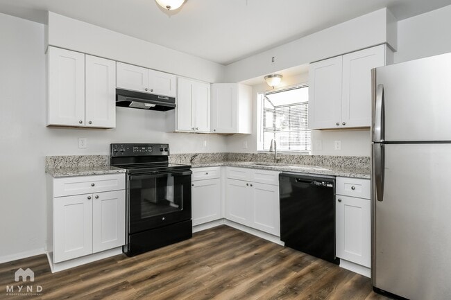 Photo - 1912 Hinckley Rd