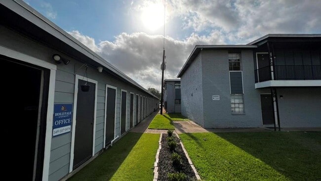 Building Photo - 427 Hollyvale Dr Unit 24 Rental