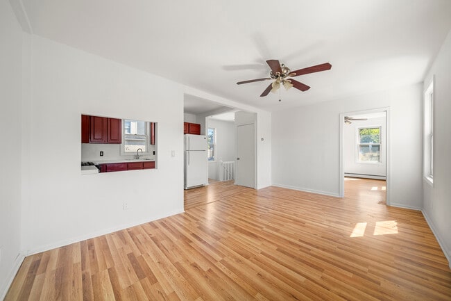 Photo - 539 Bergen Blvd Unidad 2