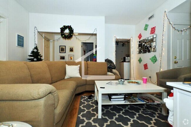 Building Photo - Beautiful 5 bed 2 bath in Brookline Rental