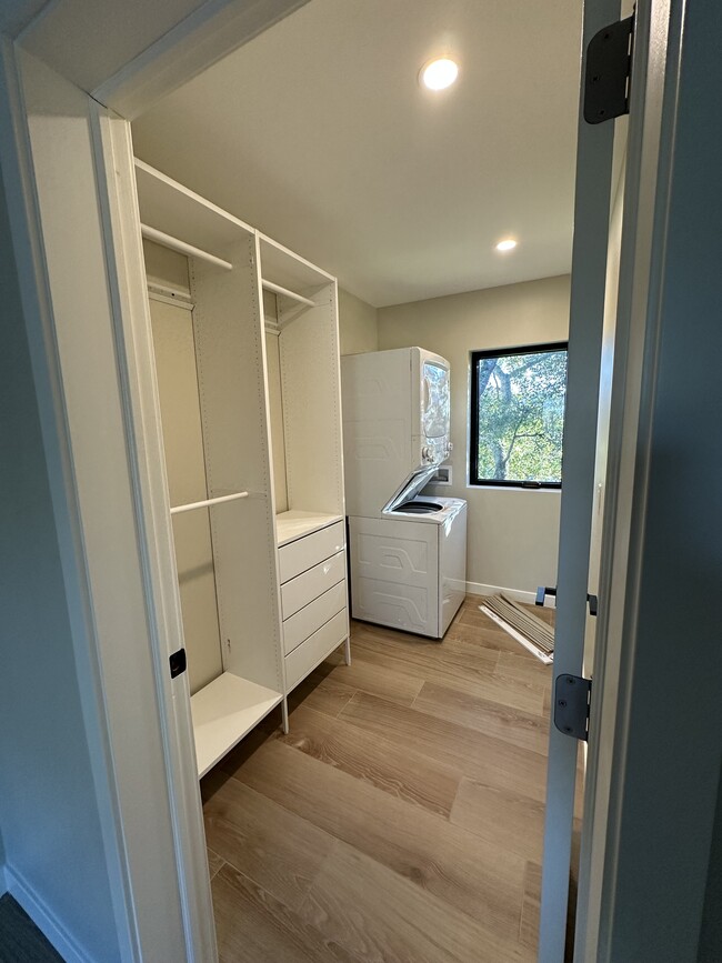 Building Photo - 5780 Violeta Ave