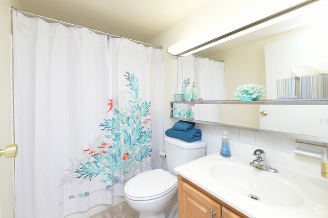 1 BR, 1 BA