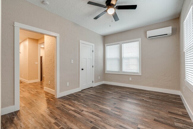 Living Room - 316 W Cypress St Unit 1