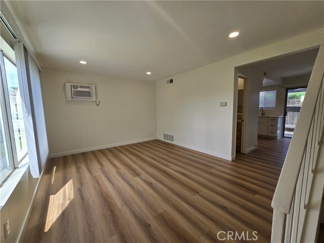 Photo - 160 Greentree Ln