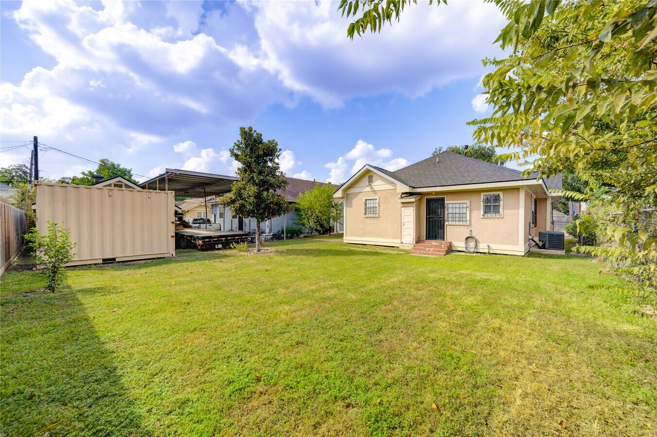 Photo - 306 Morris St