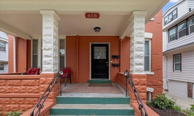 Photo - 618 N 40th St Unit Main floor & Basement