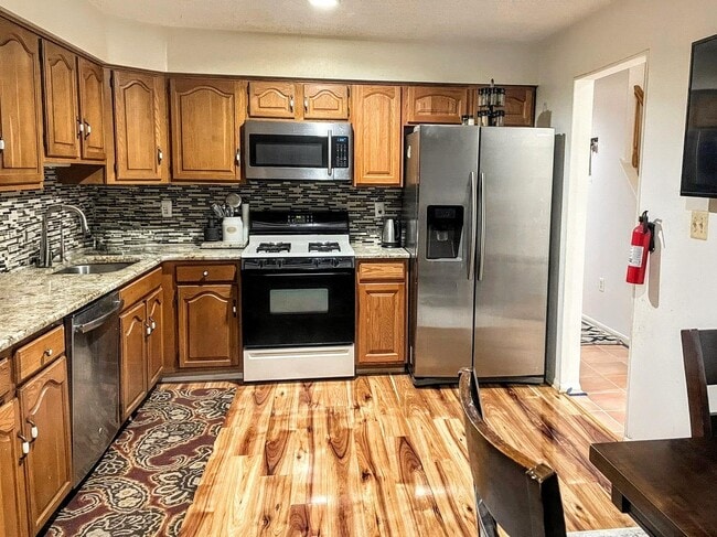 Building Photo - 176 Thoreau Dr Rental