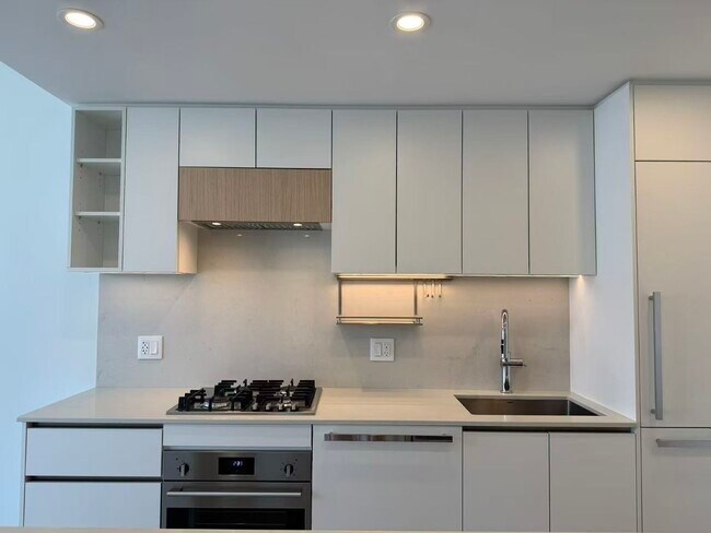 Photo - 13573 98A Av Unit 2110