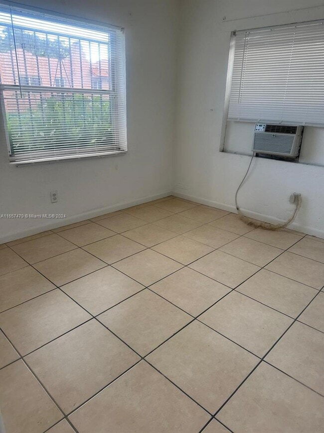 Photo - 3 bedroom in Miami FL 33150