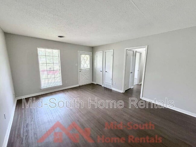 Photo - 4147 Hallview Dr