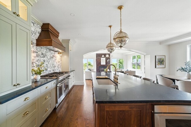 Photo - 197 Winchester St Unit 197