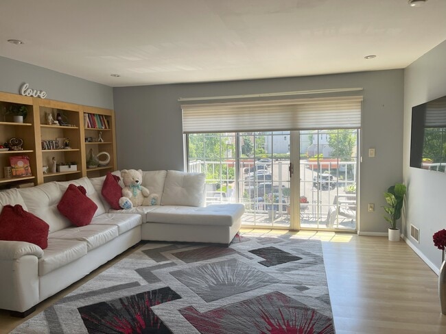 Photo - 38 Garden Pl Unidad Crown Village