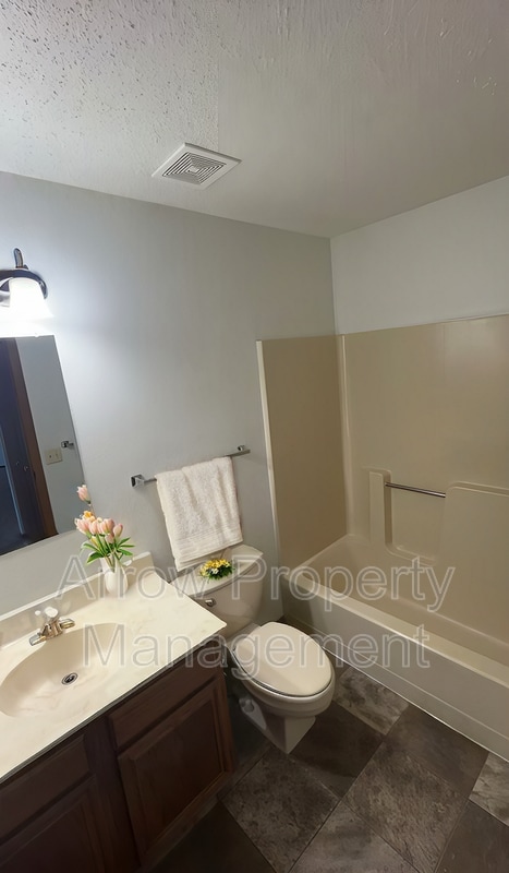 Photo - 205 E Arbor Ave