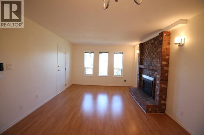 Photo - 3950 Lillooet St