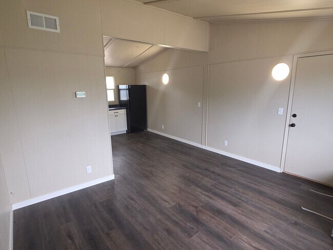 Photo - 1741 Warwick Wy Unidad 4