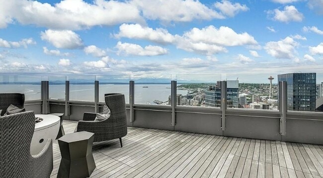 Photo - Newly Remodeled 1Bed/1 Bath Downtown Condo with Rooftop Deck & Luxury Amenities! Unit 502