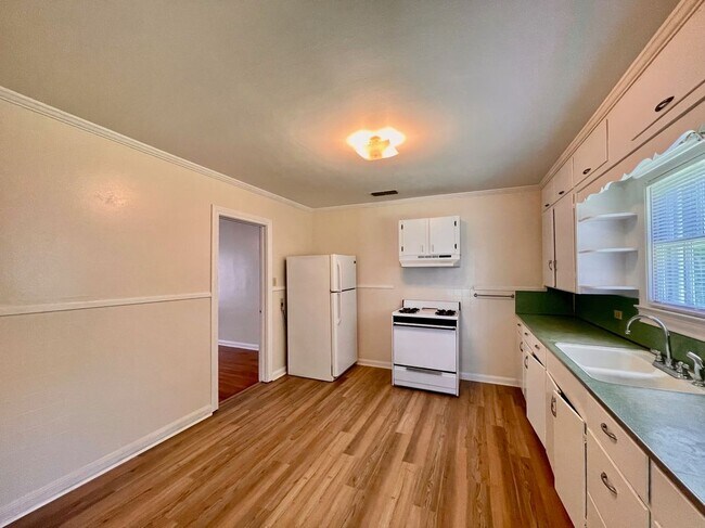Photo - 705 Runnels Ave