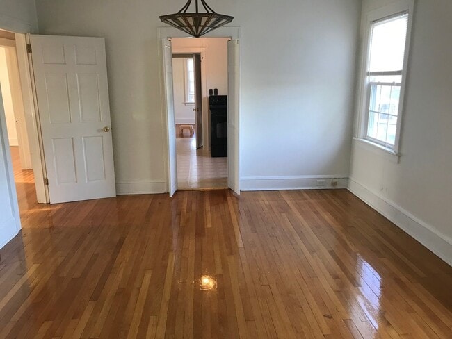 Photo - Braddock Rd Boening Unit Apt 2