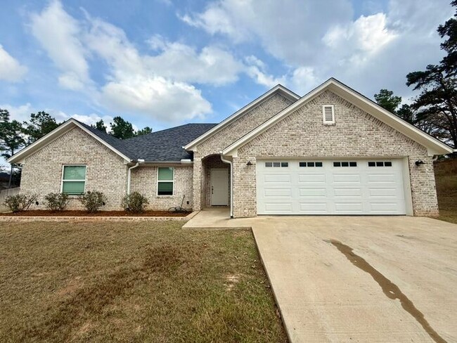 Building Photo - Tour Today: Charming 1-Story 4 Bedroom Home with Modern Comforts!