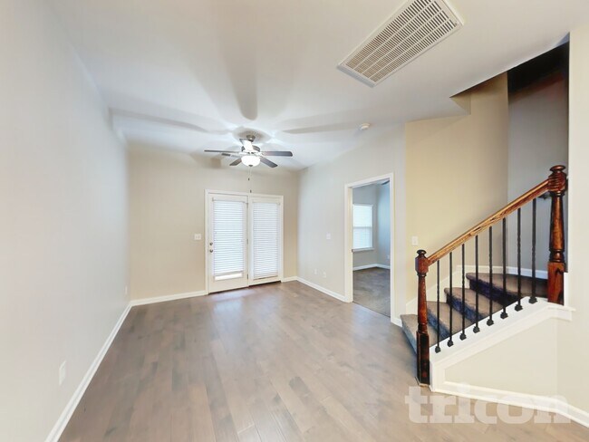 Photo - 405 Riverwood Ct