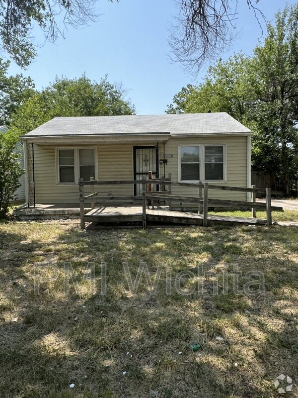 Building Photo - 2043 N Minnesota St Rental