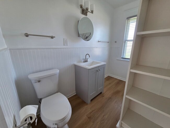 Bathroom sink - 5706 22nd Ave Unit Upper