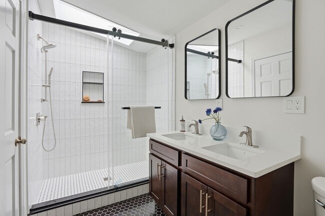 Photo - 14 Market St Unit 2
