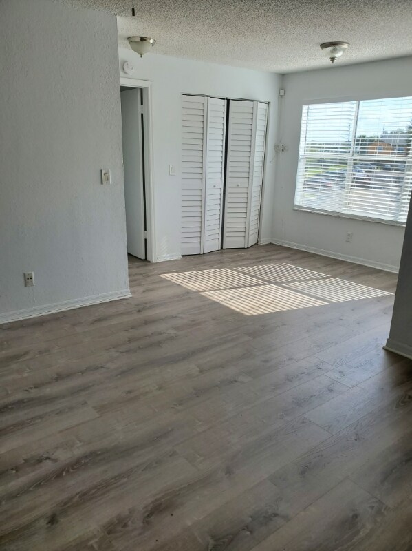 Photo - 4630 Commander Dr Unidad 1028