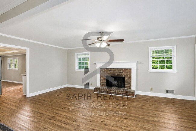 Photo - 373 James St SW