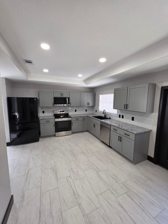 Photo - 5626 Andrea St