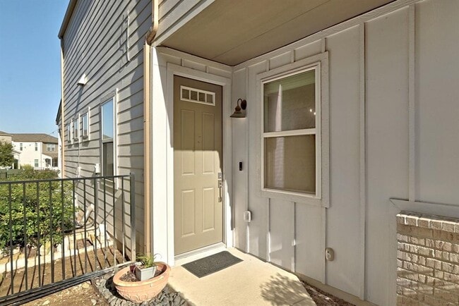 Photo - 7416 Travertine Spring Dr Unidad 149