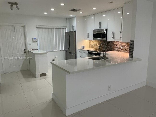 Photo - 454 Lakeview Dr