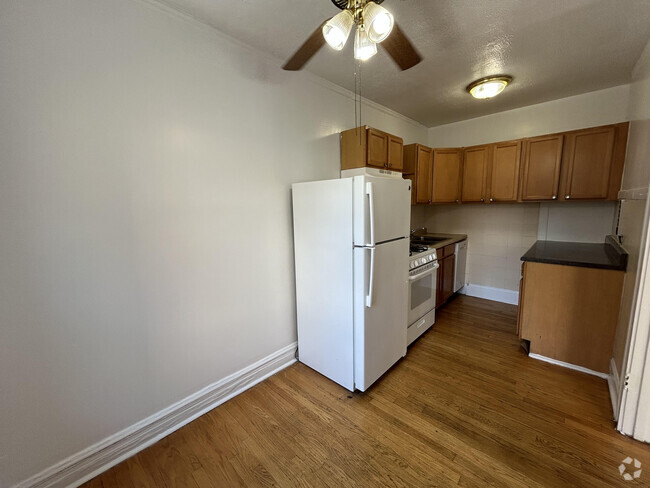 Building Photo - 1721 W North Shore Ave Unit 1D Rental