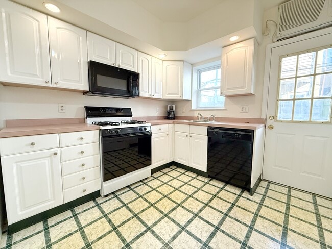 Photo - 2635 S Bouvier St