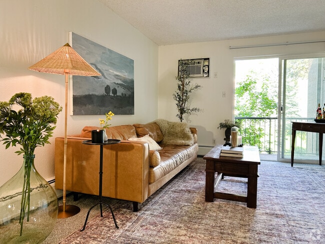 Building Photo - 1400 Golden Cir Unit 306 Rental