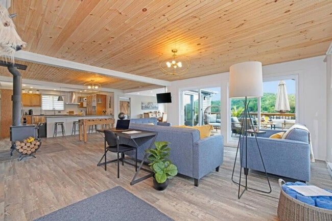 Building Photo - 56 Rue Charette