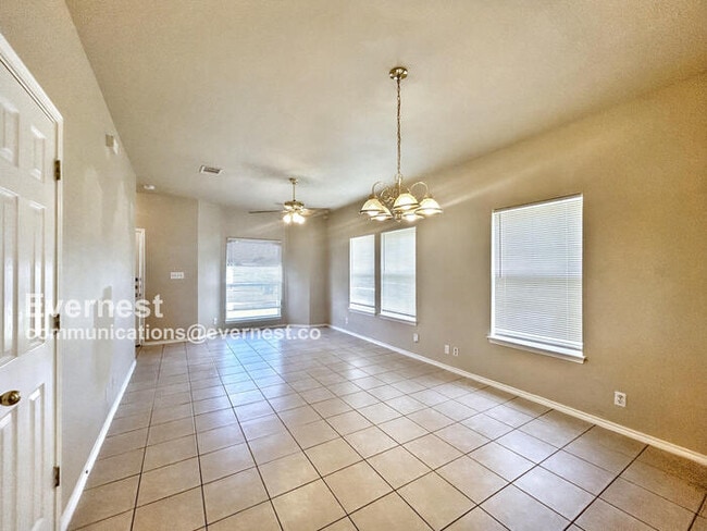 Building Photo - 3017 Douglas Fir Dr Rental