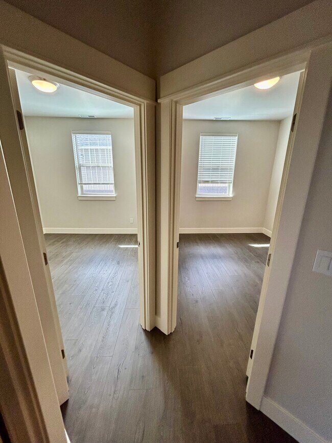 Photo - 61507 White Tail St