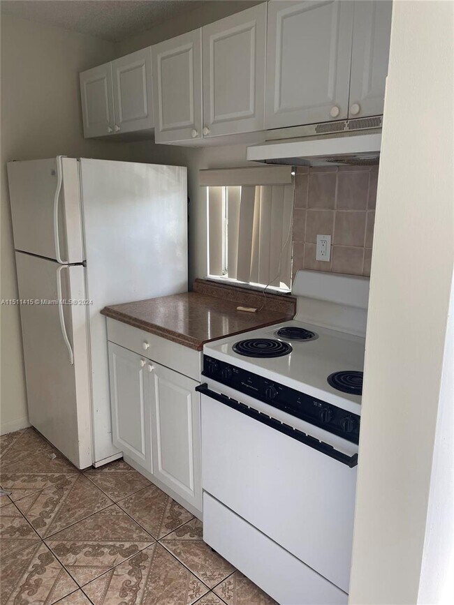 Photo - 8610 N Sherman Cir Unidad 203