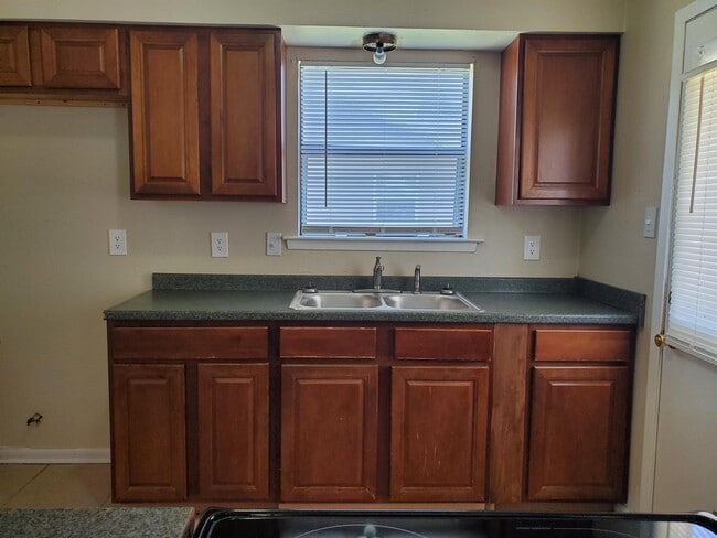 Photo - 1805 Courtney Dr