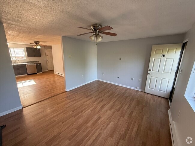 Building Photo - 39 Horton Hill Rd Unit APT 1B