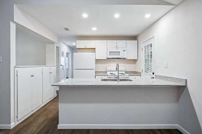 Photo - 500 2nd St S