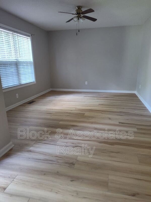 Photo - 1228 Winslow Ave