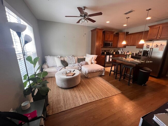 Photo - 1927 Ann Arbor Ave